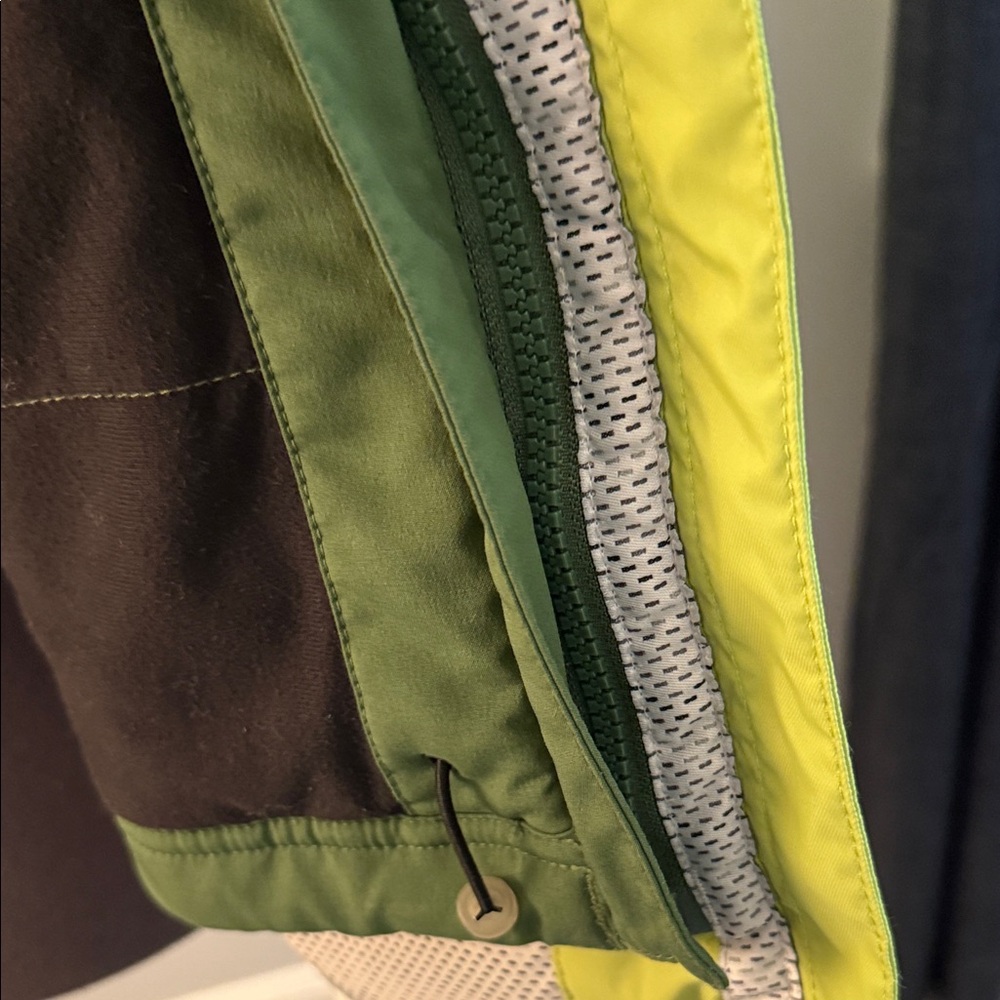 Columbia Lime and White Ski Jacket - Picture 16 of 16